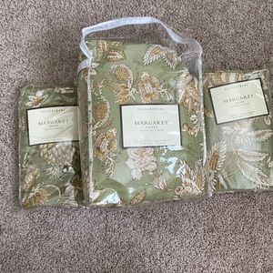 Pottery Barn Margaret Duvet Cover and 2 Shams